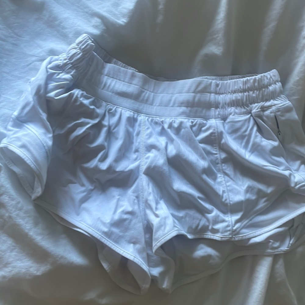 white lululemon shorts hotty hot